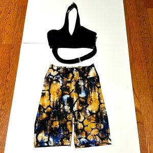 Set 2 pieces black crop top and biker shorts $25 almost new No tags child M
